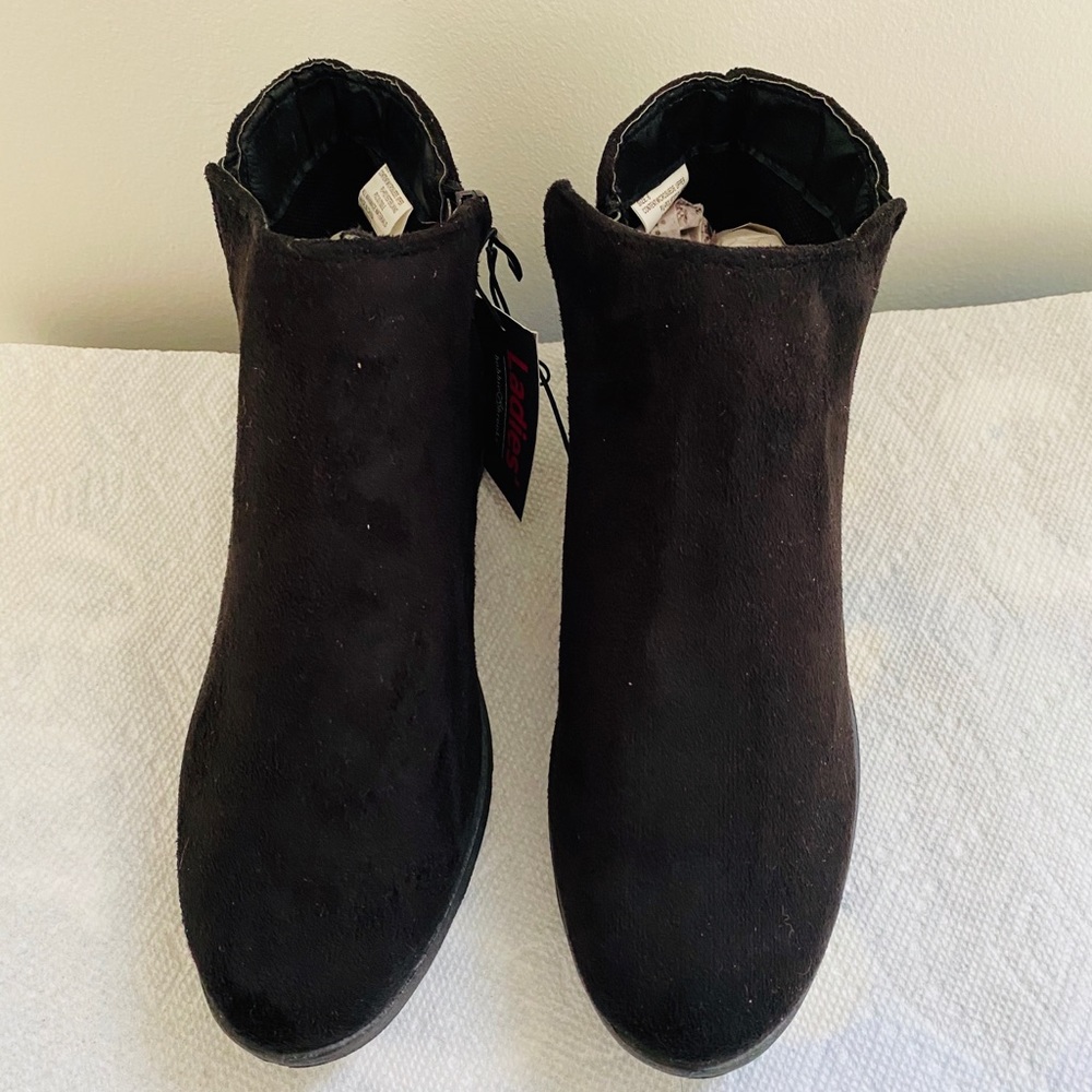 Woman’s, Block Heel, Zipper, Ankle Boot.